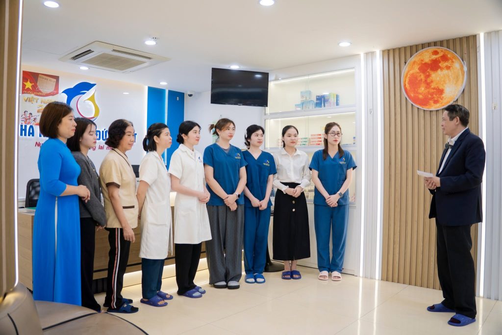 TRỒNG RĂNG IMPLANT CHO NGƯỜI GIÀ CẦN LƯU Ý GÌ? NHA KHOA TÂM ĐỨC PHÁT 3 Tiêu chí đánh giá một nha khoa uy tín tận tâm là gì
